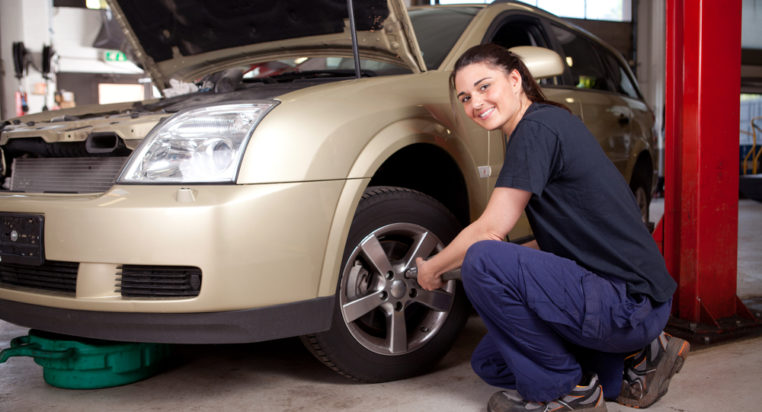 Popular Automobile Service Centers Offering Oil Change Coupons
