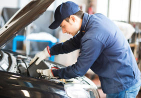 Top five mistakes to be avoided while changing your engine oil